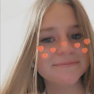 Meet your Posher, Katie jae